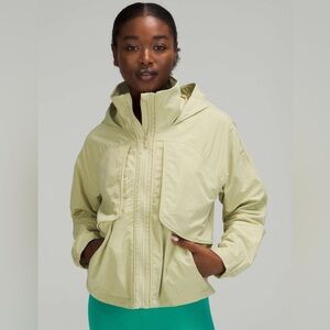 Lululemon Always Effortless Jacket
Dew Green Size 2